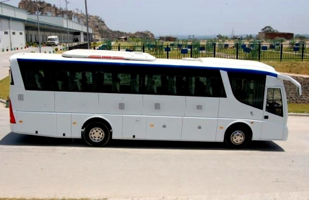 22-24 Seated Isuzu AC Deluxe